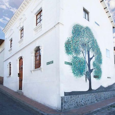 Casa Lunaloma - Boutique Apartments Кито Екстериор снимка